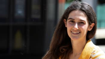 Dr Amanda Cole